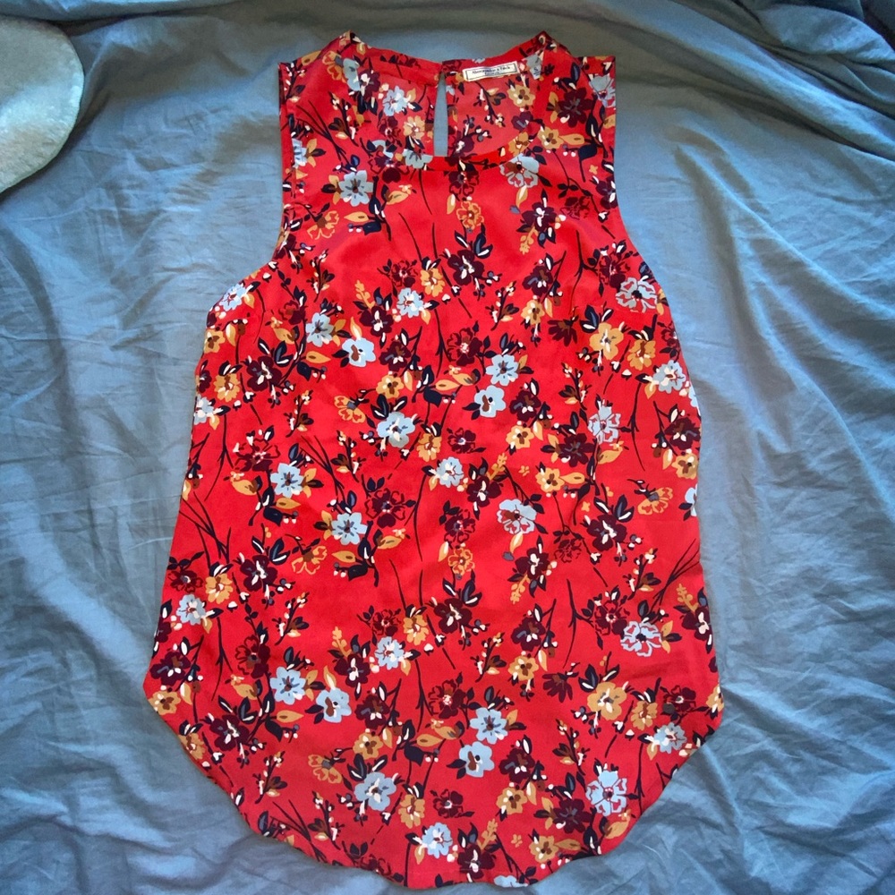 Abercrombie & Fitch Red Sleeveless Floral Print Blouse Small